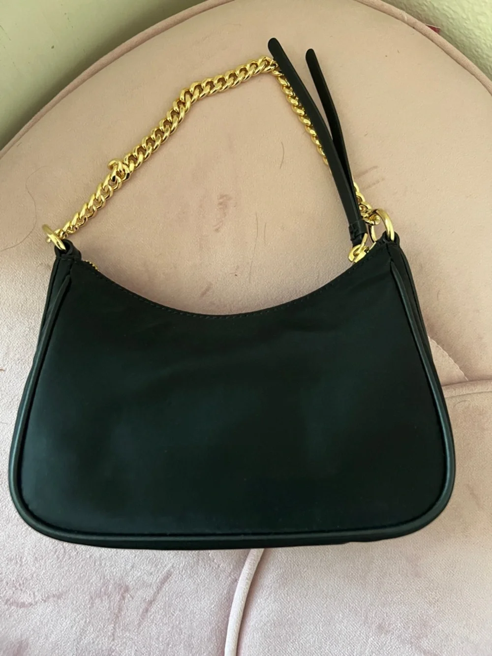 Michael Kors Black Mini Shoulder Bag with Gold Chain - Picture 2 of 4